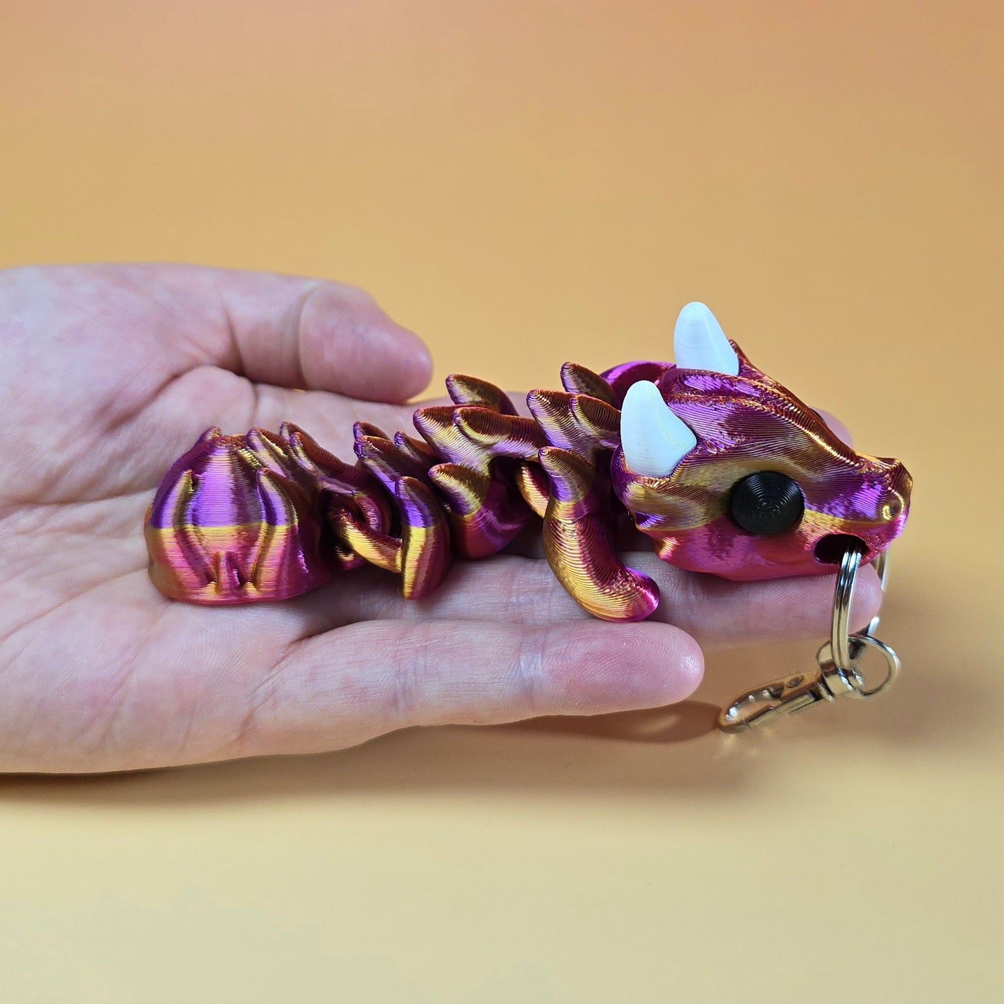 Pūķa atslēgu piekariņš